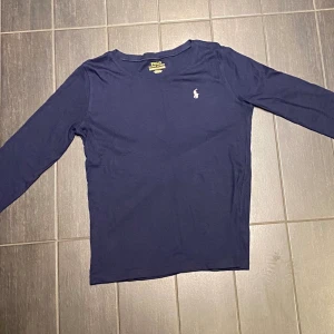 Ralph Lauren Tröja  - Mycket bra skick Nypris: 999 kr Storlek: 16 (Sitter som XS)