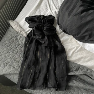 Blus  - fest aktig blus som jag aldrig använt, även lappen sitter kvar🩷