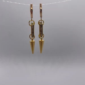 Double Sparkly spike örhängen  - 35kr per par, finns flera i lager 😊 kolla gärna in min instragram ”ebnorth” där jag främst sköter försäljningen  :) Massa mer smycken i samma stil hittar ni i min profil🤩