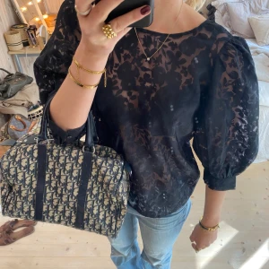 Blus - SUPER snygg blus!!