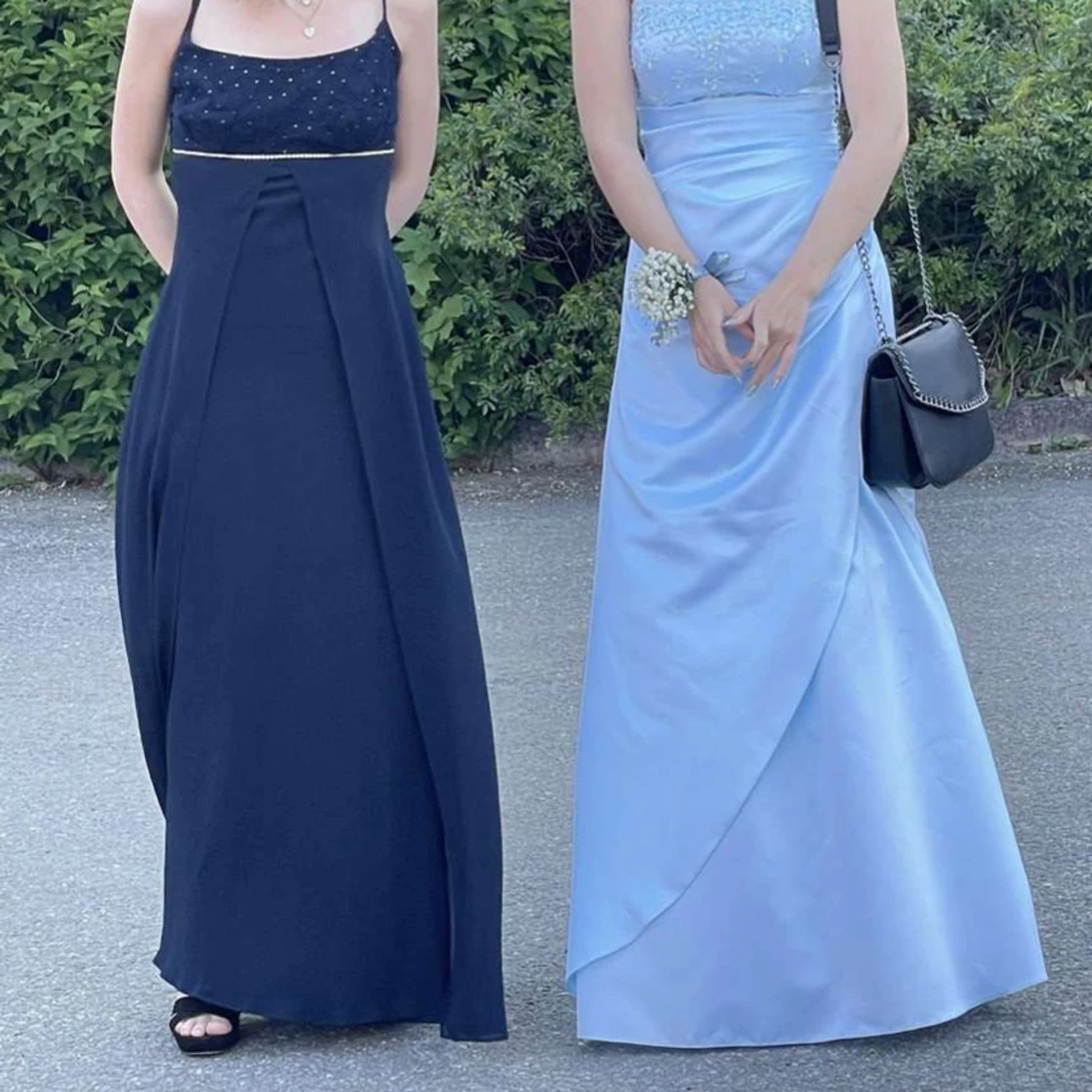 Marinblå balllänning 