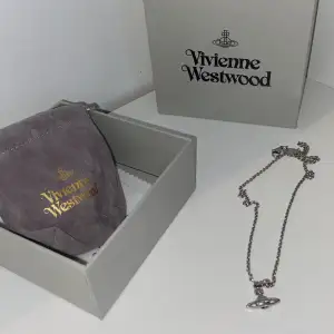 Nyskick Vivienne Westwood halsband 
