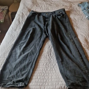 Svarta Baggy Jeans - Baggy skater byxor  Original pris: Ca 1000 kr  Sweet skater 