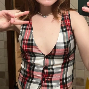 rutig topp/väst - så cool, perfekt för konserter! använd få gånger men så så snygg