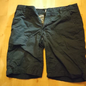 Chinos shorts - I bra skick  Storlek Small