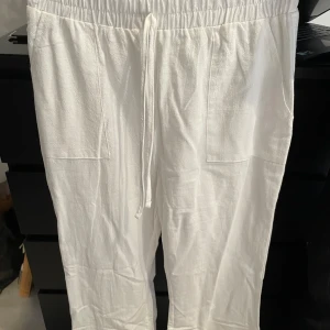 Vita linne byxor  - Midwaist, helt nya  