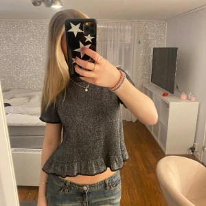 Glittrig topp - Från zara strl s
