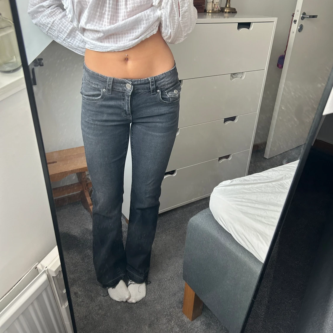Gråa jeans - 1