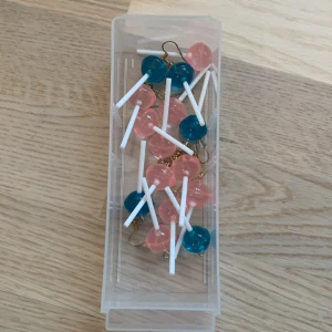 Klubb berlocker - Super fina! 4kr styck.