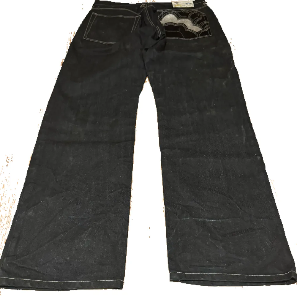 holy moly jesse pinkman jnco type jeans🙏🙏🙀japanese brand🔥🔥📠skriv för mer frågor🧙‍♂️🧙‍♂️ pris går självklart att diskutera🤞🤞🤞. Jeans & Byxor.