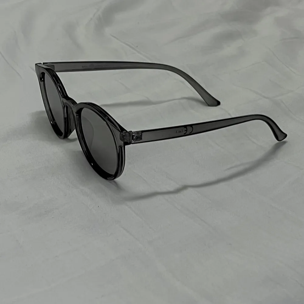 Svarta basic solglasögon perfekta för i sommar, endast använda ett fåtal gånger . Övrigt.