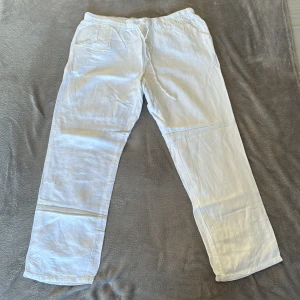 Vita Linnebyxor - Context - Vita linnebyxor från Context - Exclusively at Lord and Taylor