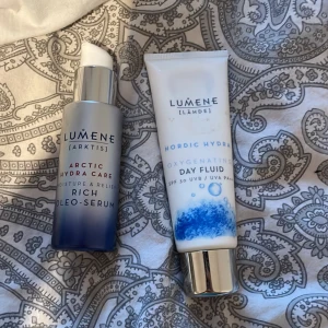 Lumene serum och kräm  - Säljer lumenes serum och kräm då jag fick dom i födelsedag och använder ej. Säljer serumet och krämen  180. Annars 100kr st 