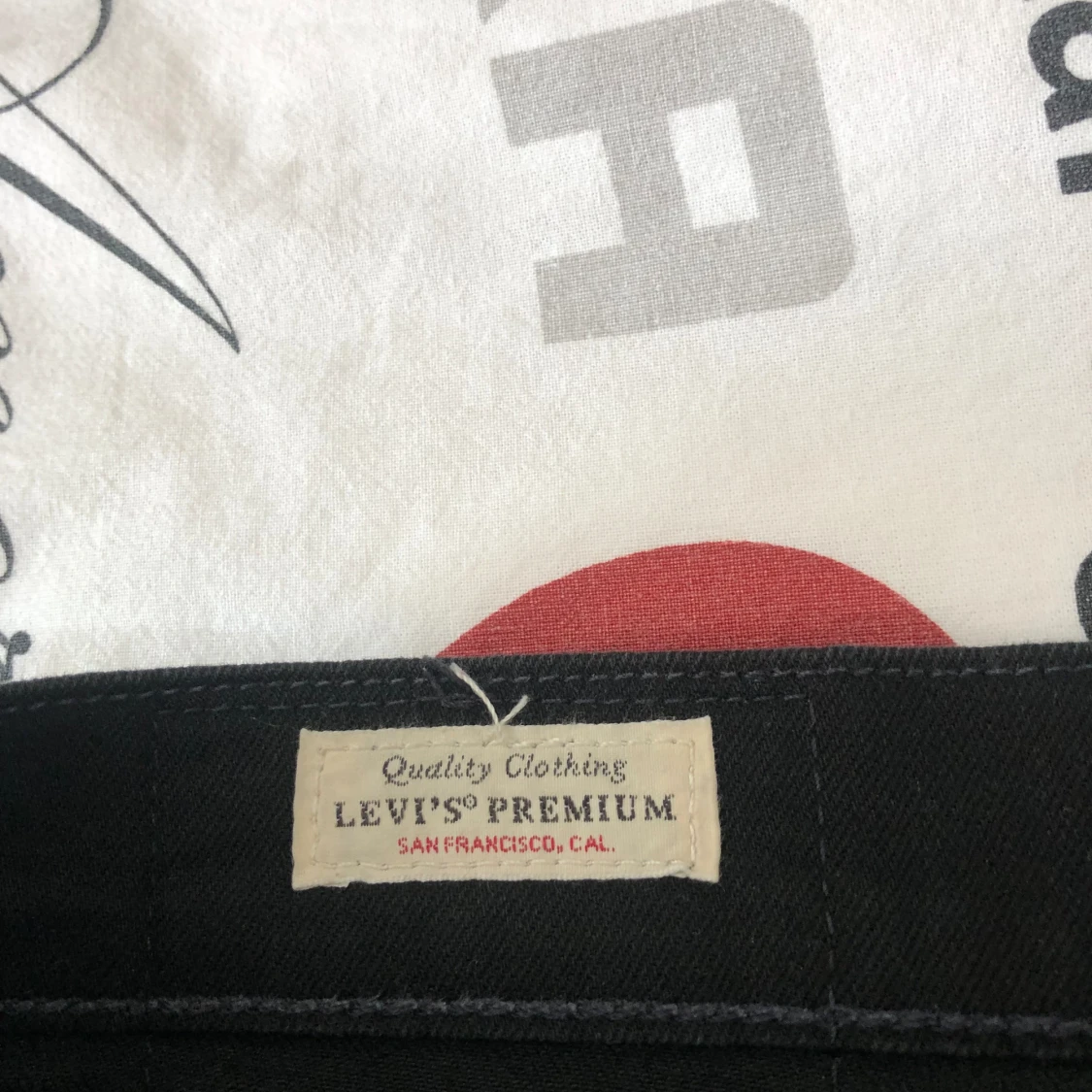 Svarta Levis Jeans  - 1