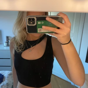 Fin topp!! - Passar både till fest och vardag, inga defekter, nypris tror jag var va 250💞