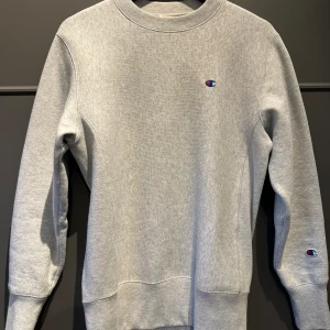 Champion sweatshirt - Jätte snygg och clean champion hoodie som tyvärr inte kommer till användning längre