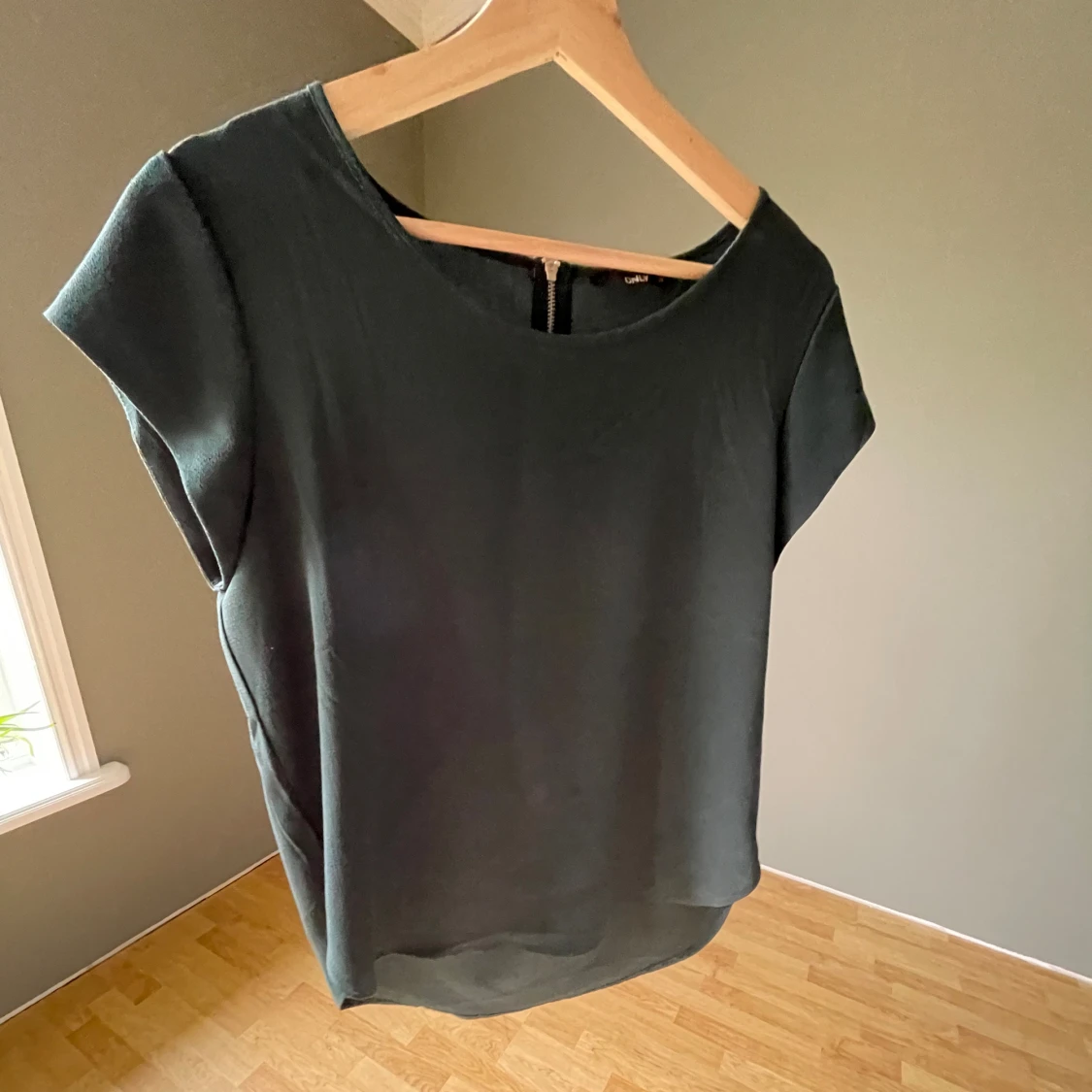 Grön kortärmad blus  - 90