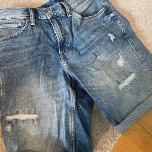 Snygga o moderna jeansshorts till sommaren 