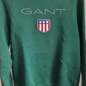 Helt ny Gant tröja, säljar pga,dålig ekonomi 