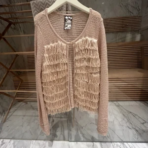 Söt kofta  - Söt kofta som är använd få gånger ❣️ inte särskilt tydliga defekter ❣️