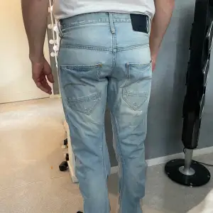 G-STAR jeans i  Stl.31/32 använda ca 3ggr. Så är i nyskick:) 