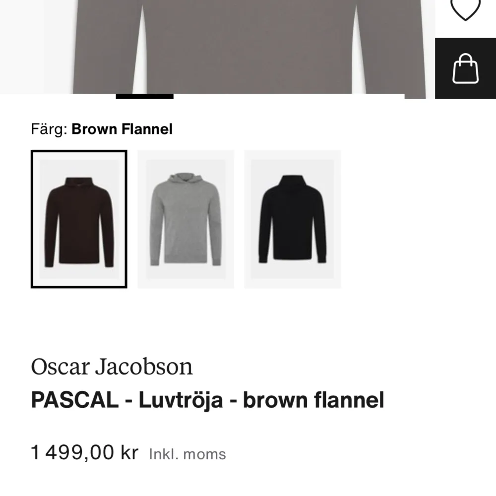 Tjena, säljer min snygga Oscar Jacobson hoodie då jag inte använder den längre. Köptes för ungefär en månad sen för 1500kr.💯 Storleken är S men passar M Skick - 9/10 Mitt pris - 800kr✅ . Hoodies.