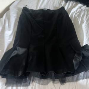 Minidress oanvänd kan nog andvändad som kjol också stl 36 med mesh