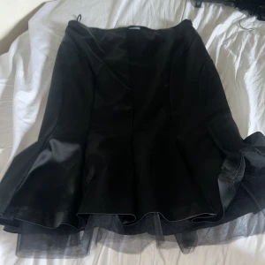 Miniklänning  - Minidress oanvänd kan nog andvändad som kjol också stl 36 med mesh