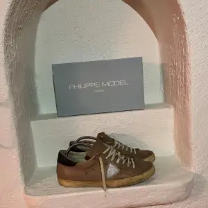 Tja! Nu säljer vi dessa Philippe Modell skor! Bara att höra av er vid funderingar, priset är diskutabelt!’!💯😃😃
