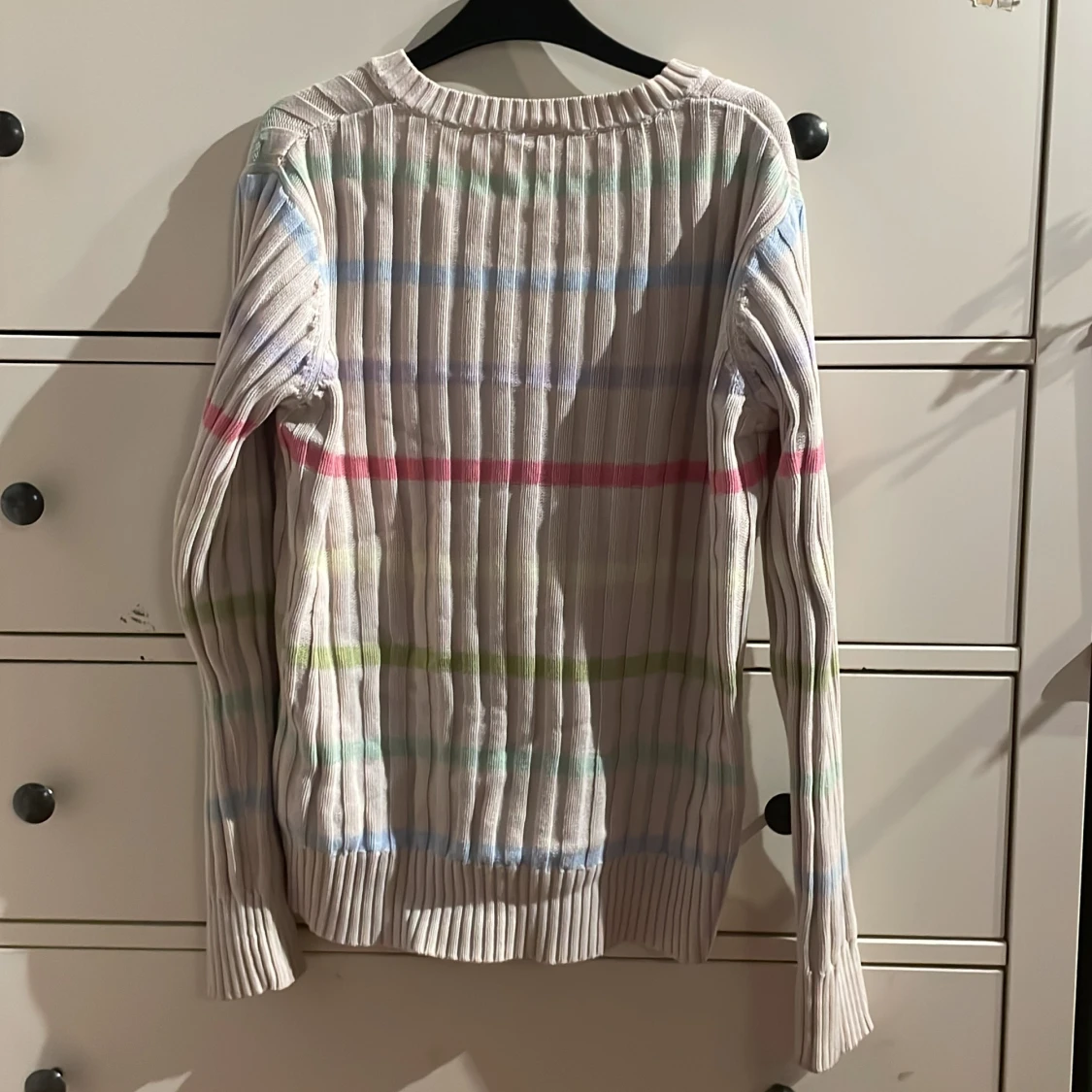 Regnbågig stickad tröja - 90