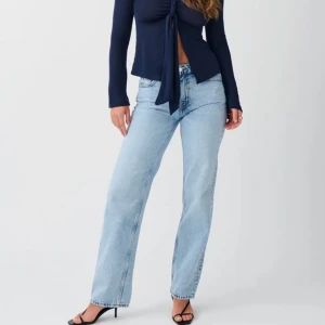 Lågmidjade jeans - Knappt använda och nypris 500kr💘💘 h
