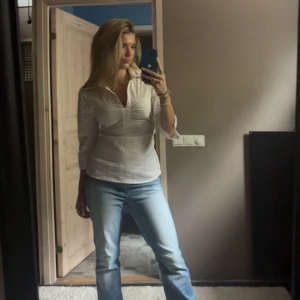 Skjorta - Skit snygg skjortliknande tröja som man kan byta bak så passar alla storlekar