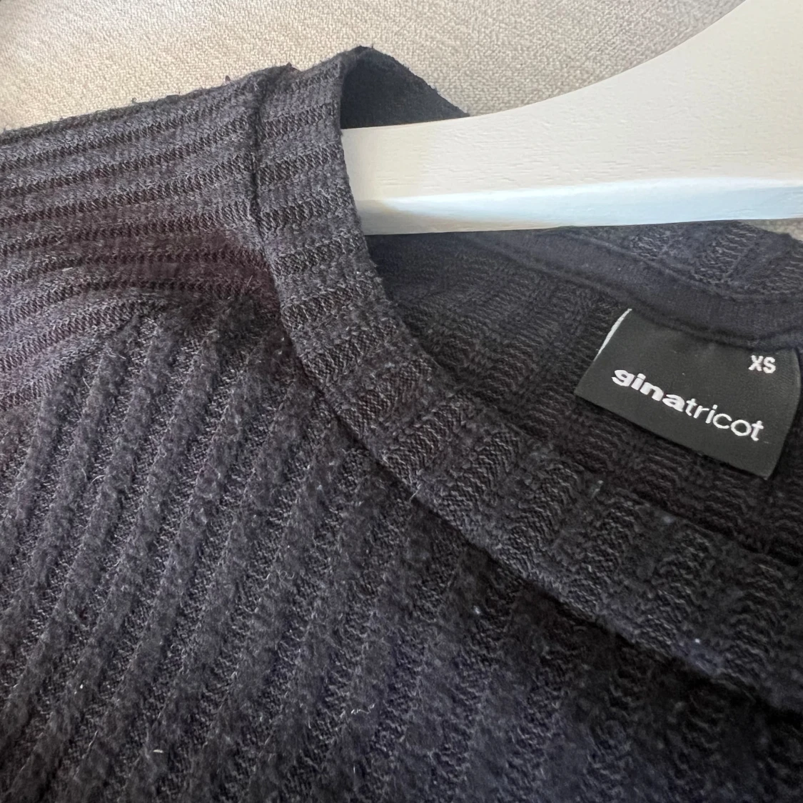 Kort ribbstickad topp - 91