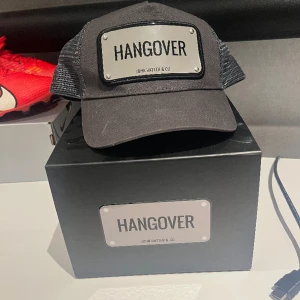 John hatter keps - John hatter keps som aldrig är använd! Kom privat med prisförslag eller frågor