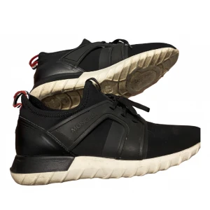 Moncler skor  - Äkta moncler skor storlek 41,5