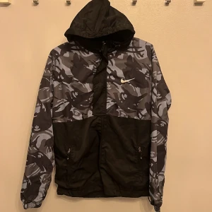 Nike jacka  - Ny skick!!!   💥💥 Utförsäljning!! Först till kvarn 💥💥