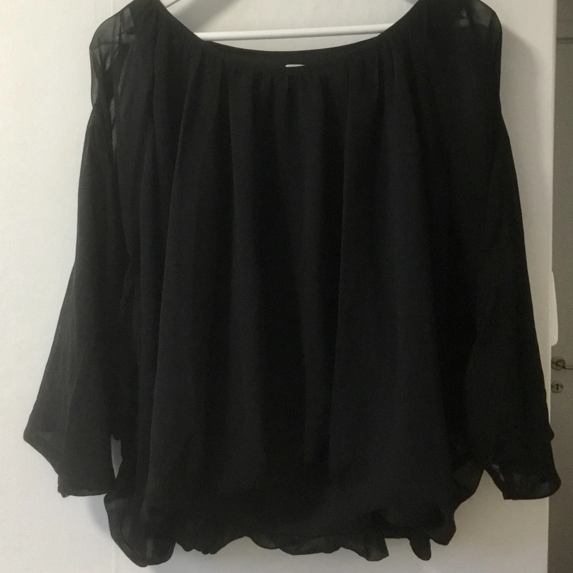 I-say Classy top i svart organza