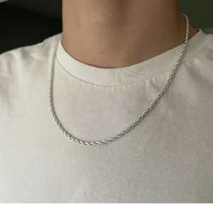 Antoine halsband - 55cm halsband Kan mötas i skåne eller frakta