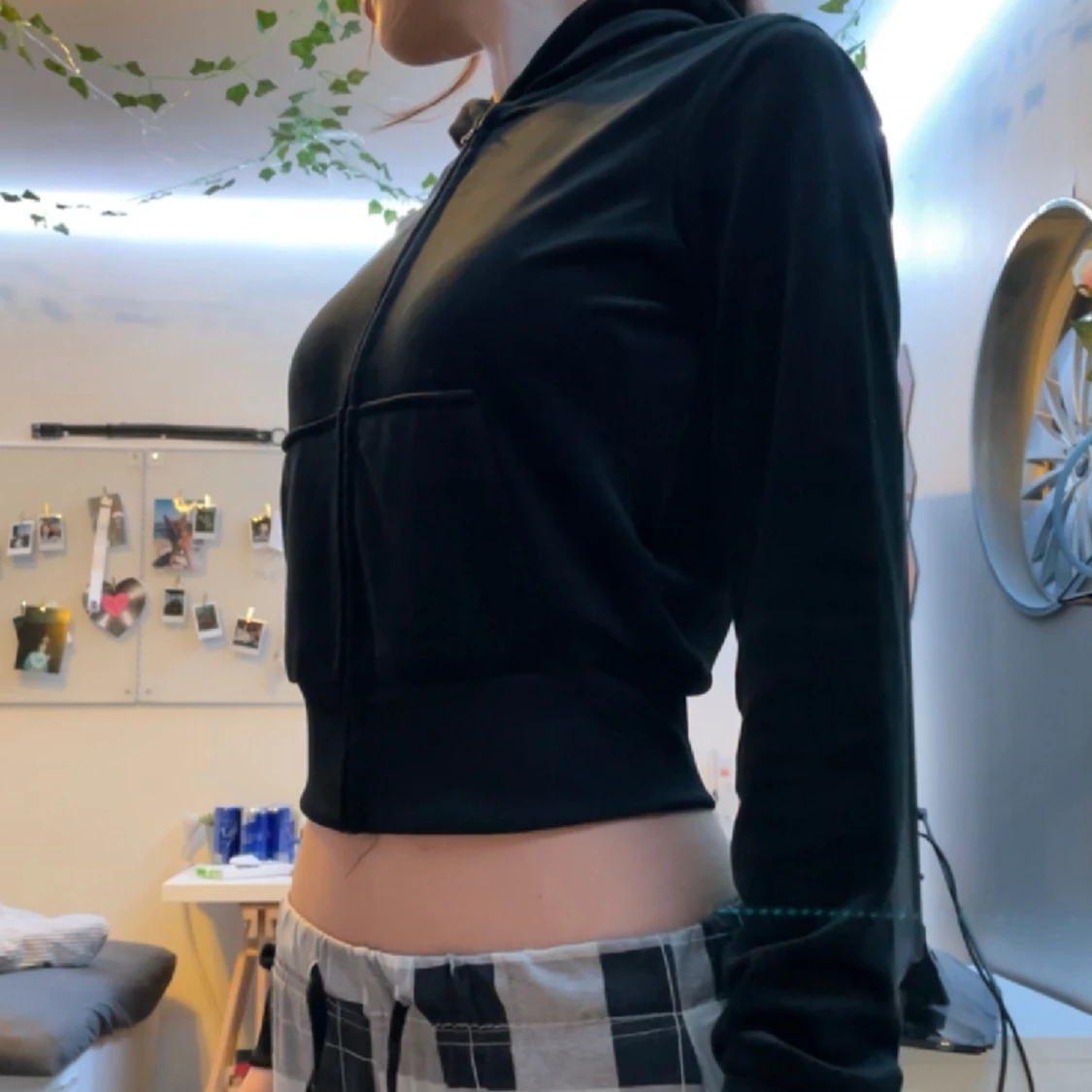 Svart tight & cropped kofta  - 90