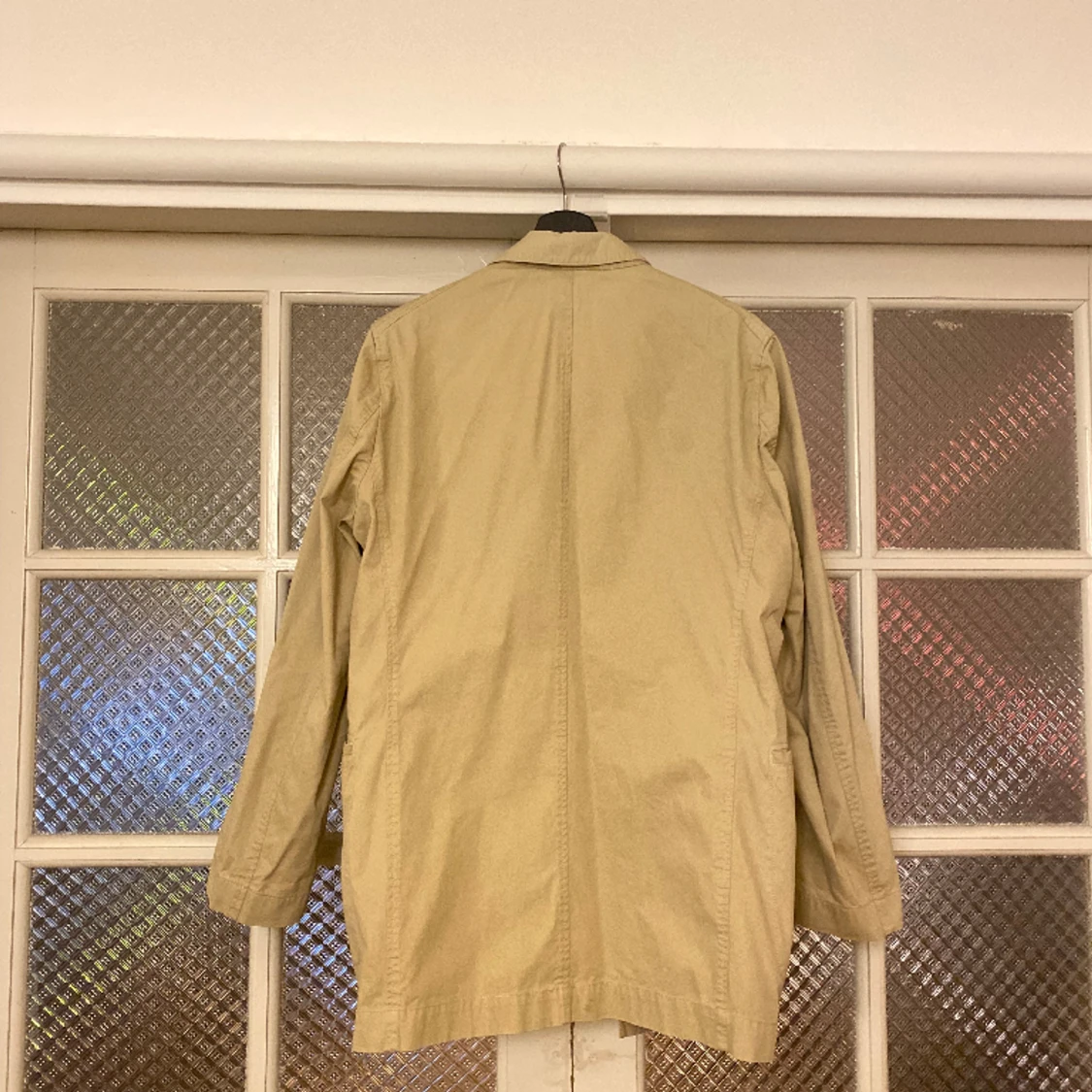 Beige tunn jacka - 90