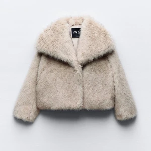 Zara kort faux fur jacka - Zara fusk päls. Populär online, utsåld!! 🤍
