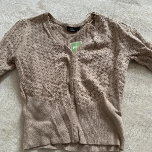 1/3 ärmad kofta - Jätte fin topp, helt oanvänd med lappen kvar!🤩💞
