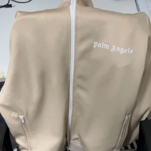 Palm angels zip up  - Palm angels zip up i strl L. Osäker på äkthet därför priset är billigare 