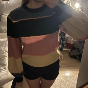 stickad tröja - storlek xl (barnstorlek), passar xs/s🩷knappt använd