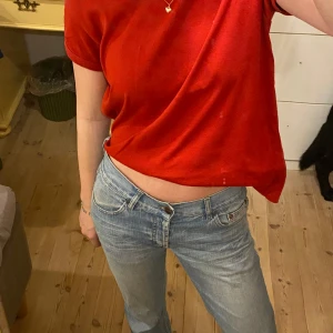 Replay t-shirt - Röd Replay tröja utan några defekter. Köpt för 499, men säljer för 300
