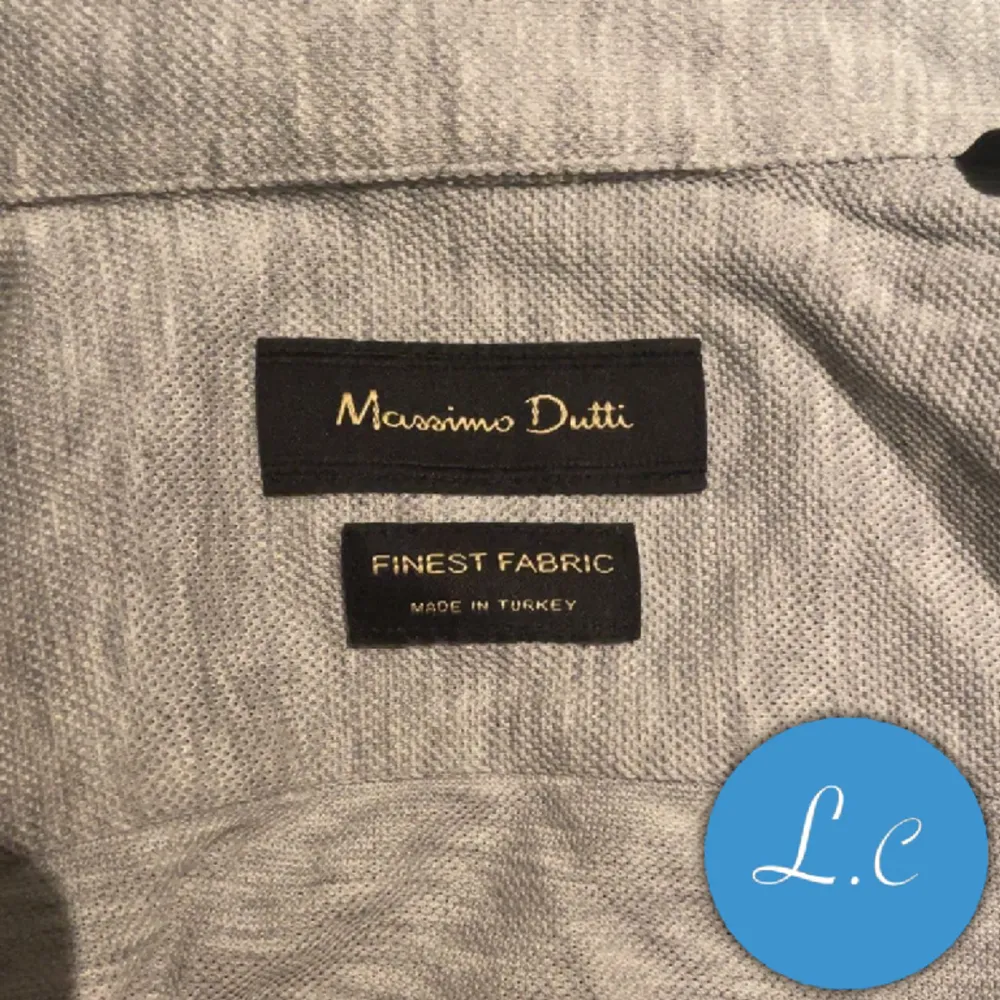Grå Massimo Dutti skjorta, skön inför sommaren | Storlek:S | Pris: 399kr | Skriv för frågor eller liknande!. Skjortor.