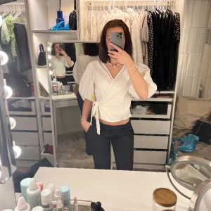 Söt blus med prislapp kvar - Aldrig använd! Inga defekter passar xs-m!🩷