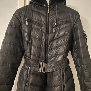 Hollies jacka  - En hollies jacka storlek 38