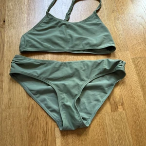 Bikini från H&M  - Grön binki från H&M 