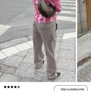 Djerf Avenue byxor - Säljer mina ”go to pants” i färgen Brown från djerf avenue, sparsamt använda så ser ut som nya. Storleken är Xs men passar både Xs Samt S. Nypris: 1600kr🩷 Skriv privat för egna bilder!